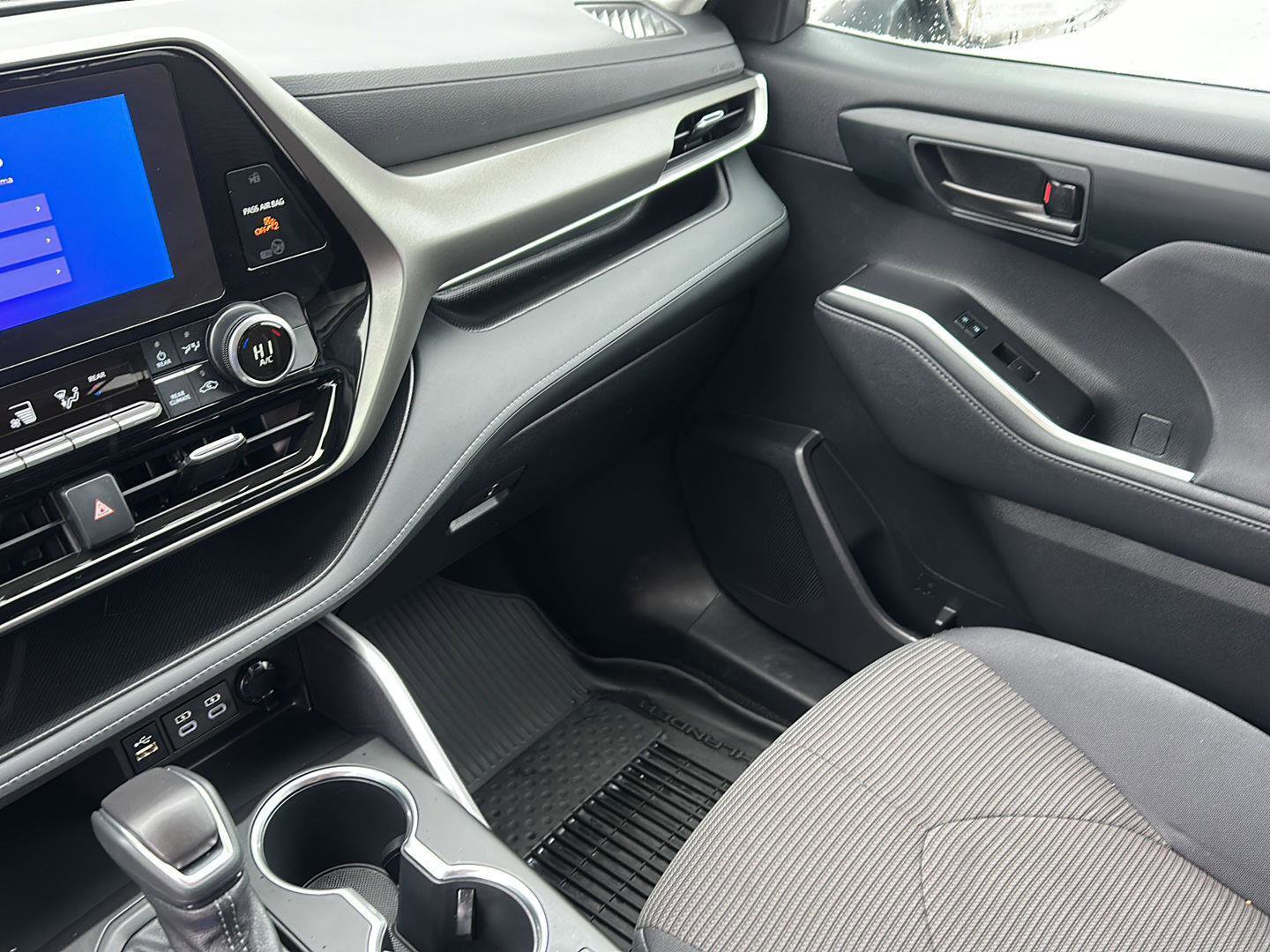 Used 2023 Toyota Highlander LE image 39