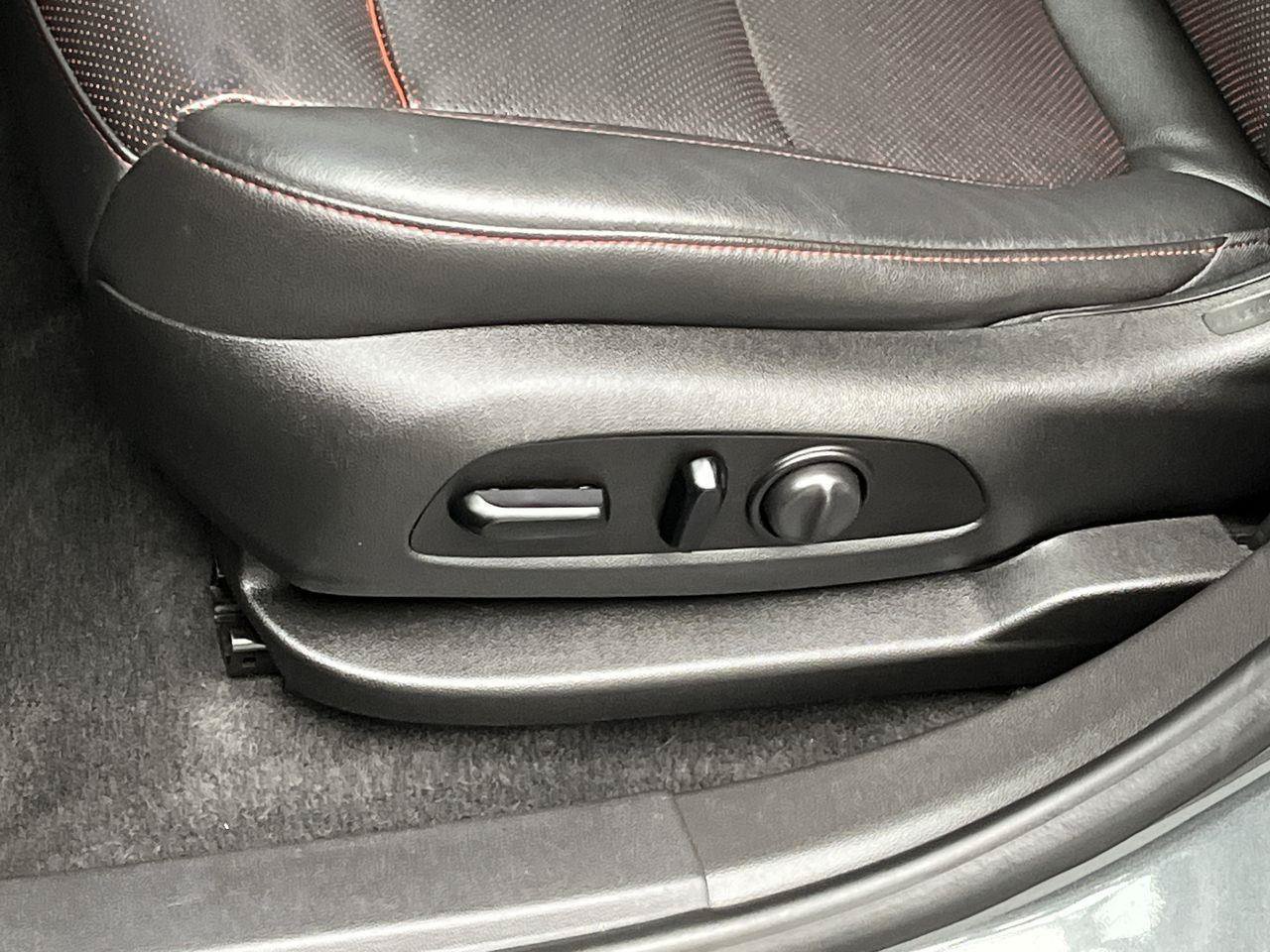Used 2020 Chevrolet Blazer RS w/ LPO, Floor Liner Package AWD/4WD image 11