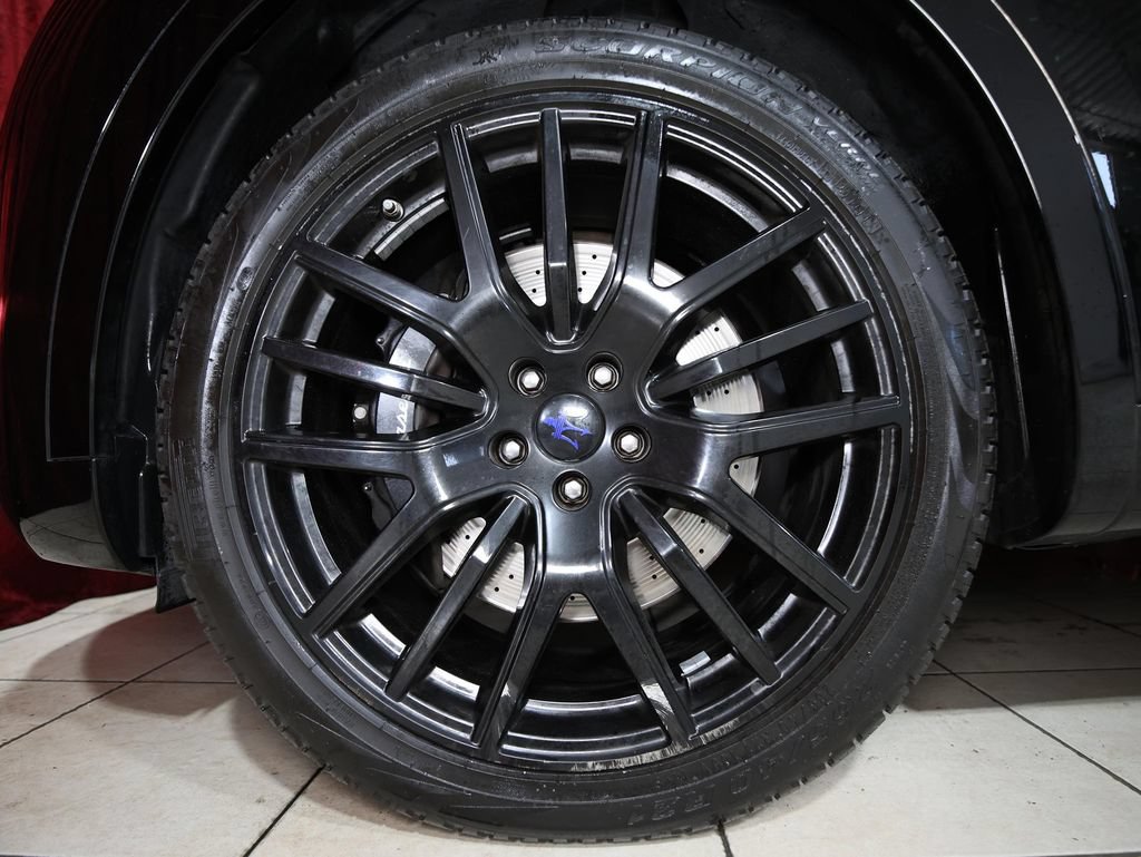 Used 2019 Maserati Levante S GranSport AWD/4WD image 7