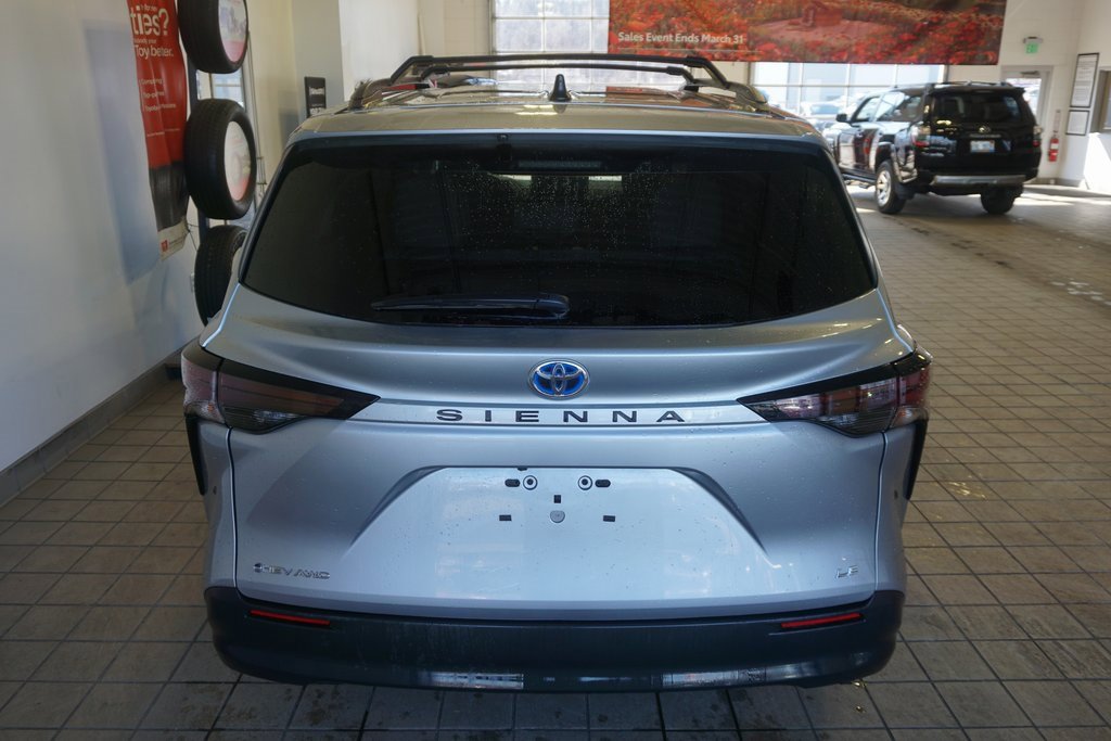 Used 2025 Toyota Sienna LE image 14