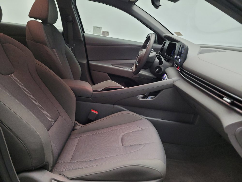 Used 2024 Hyundai Elantra SE FWD image 21