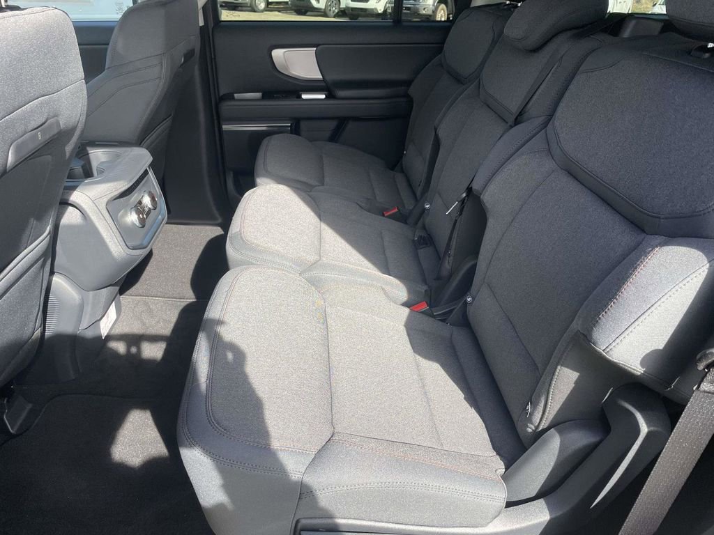 New 2025 Ford Expedition Active image 11