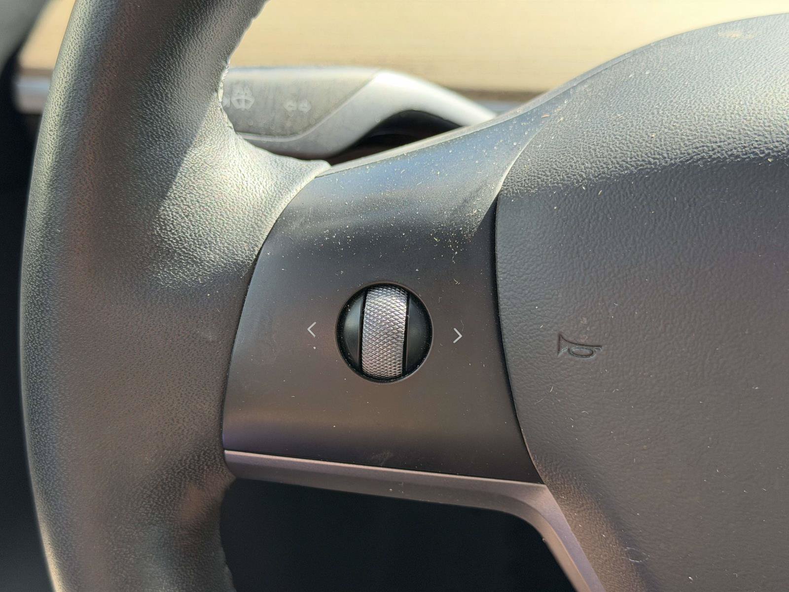 Used 2021 Tesla Model Y Long Range AWD/4WD image 21