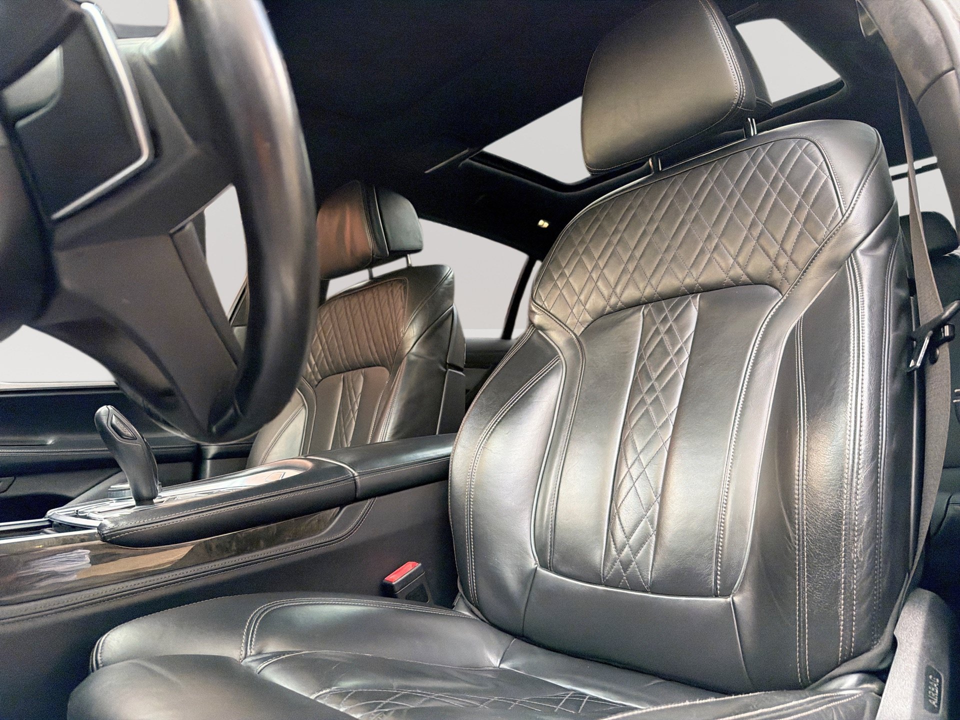 Used 2019 BMW 750i xDrive w/ M Sport Package AWD/4WD image 13