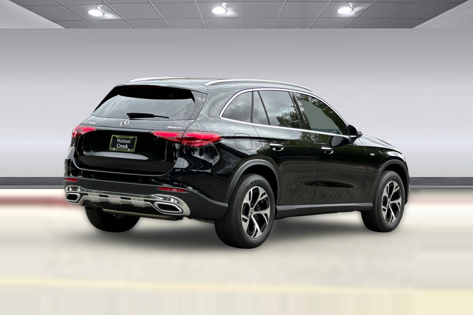 Used 2025 Mercedes-Benz GLC 350e 4MATIC image 9