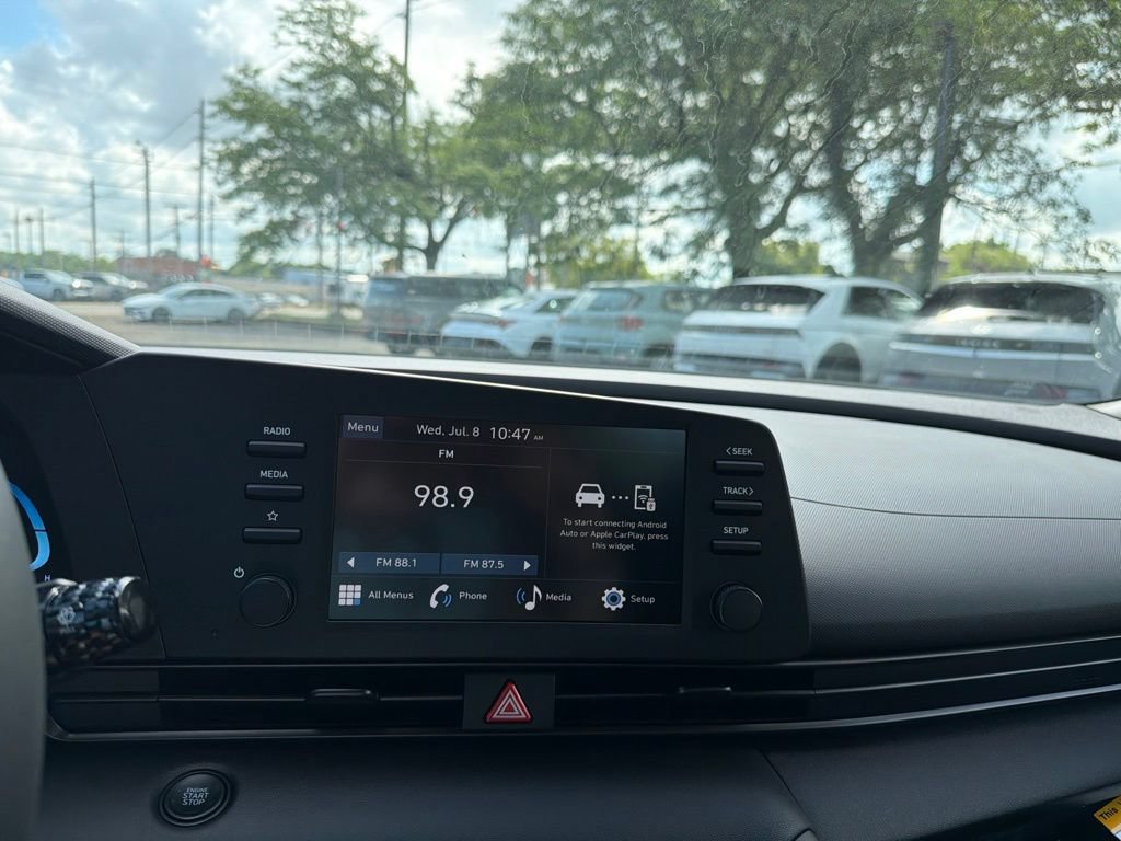 New 2026 Hyundai Elantra Sport FWD image 18