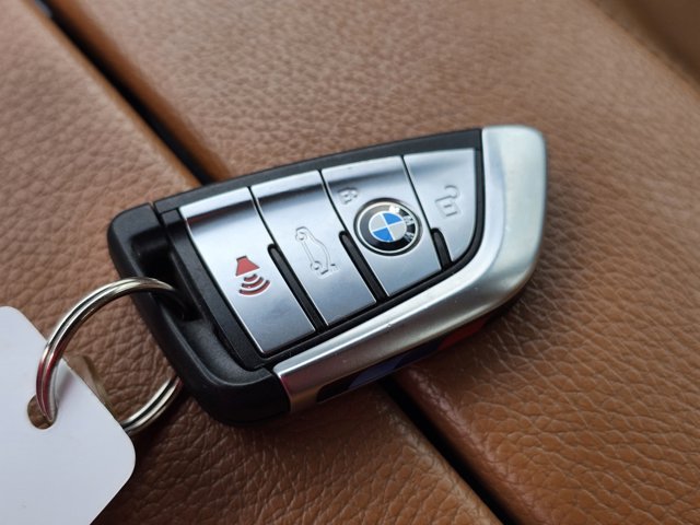 Used 2021 BMW 530i xDrive AWD/4WD image 34
