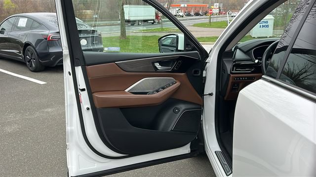 Certified 2023 Acura MDX SH-AWD w/ Advance Package image 8