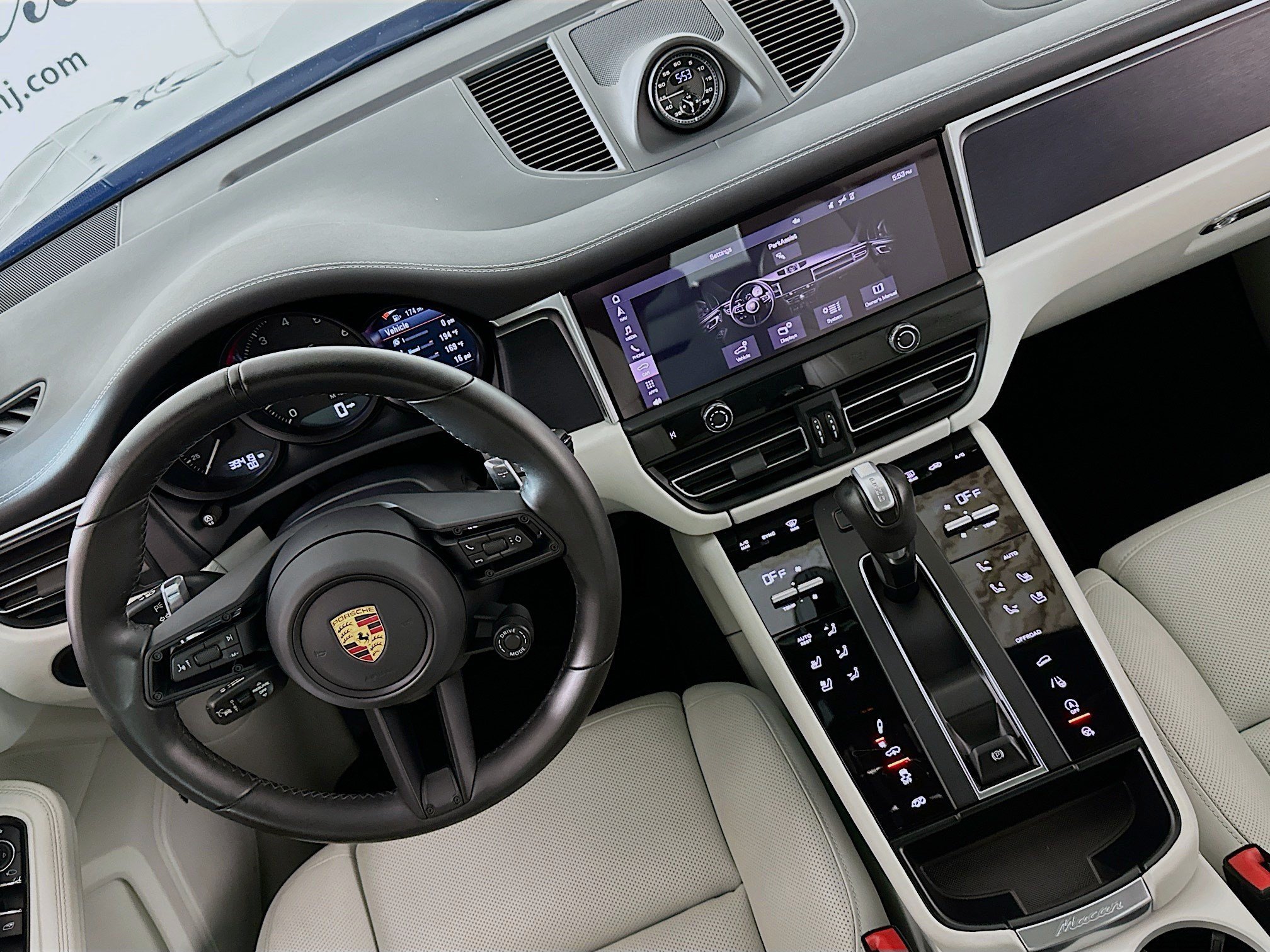 Used 2023 Porsche Macan GTS w/ Premium Package Plus AWD/4WD image 17