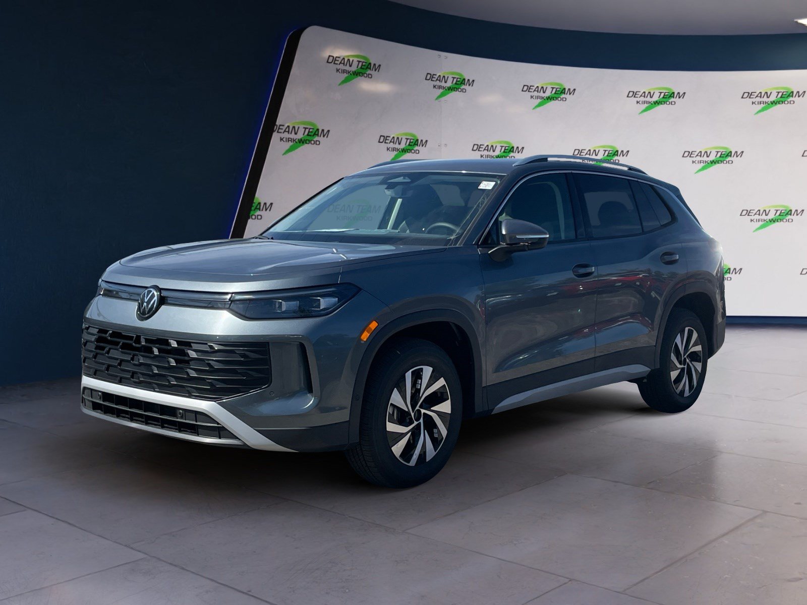 New 2025 Volkswagen Tiguan S AWD/4WD image 2