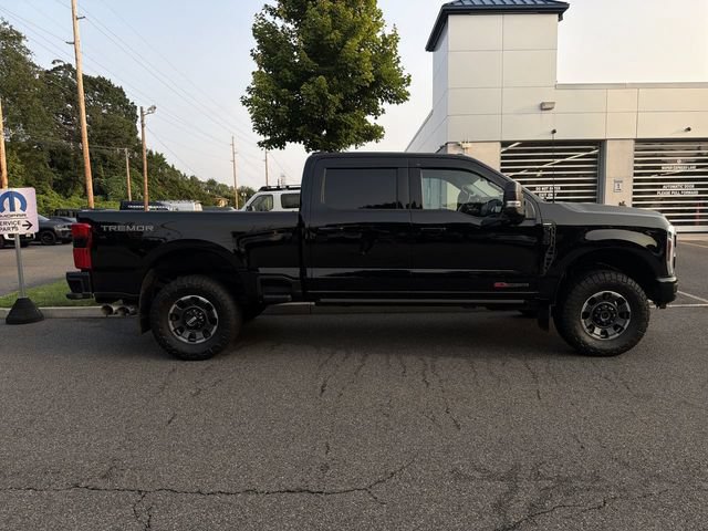 Used 2024 Ford F350 Lariat w/ Lariat Ultimate Package AWD/4WD image 9