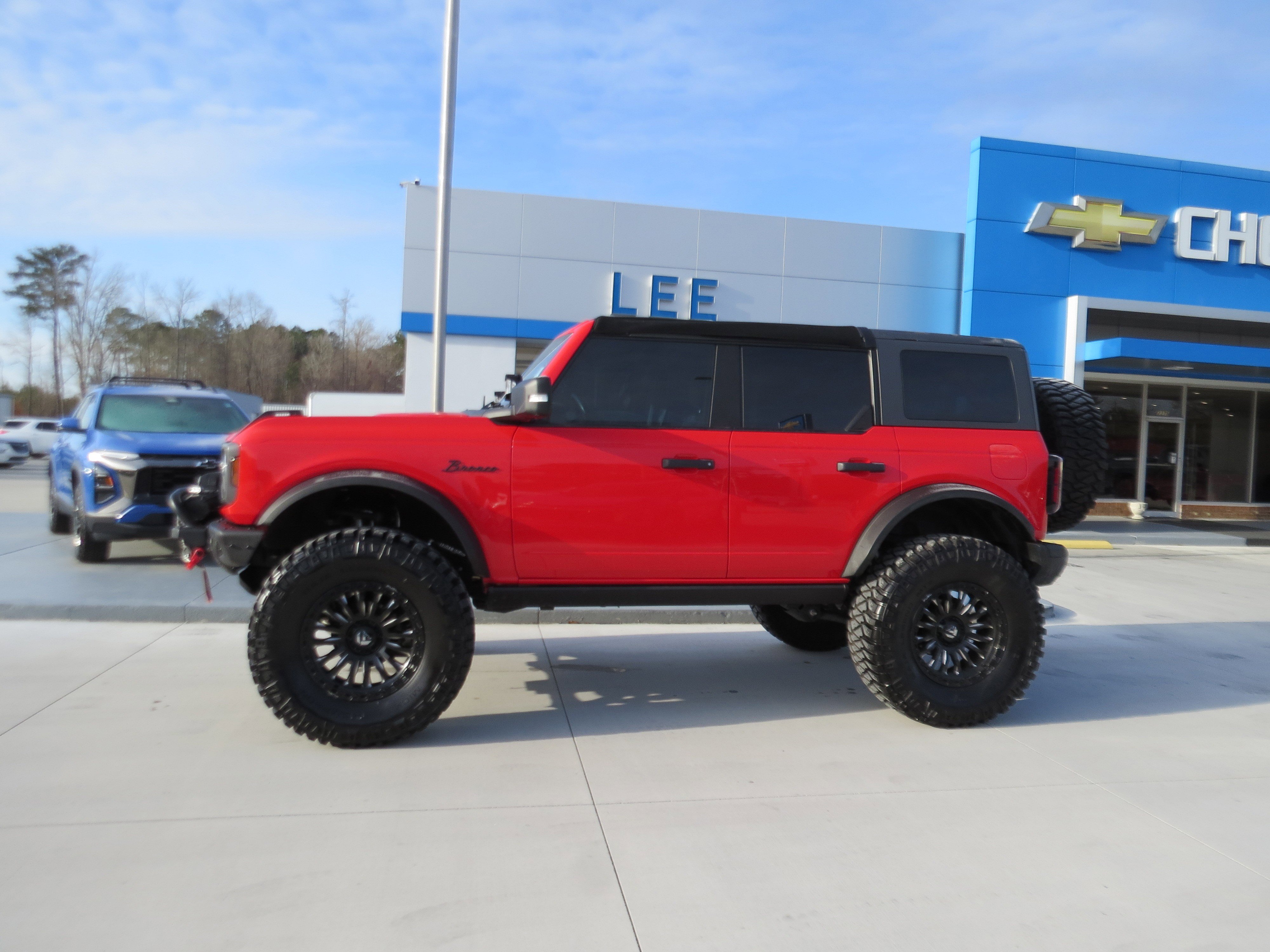 Used 2023 Ford Bronco Badlands image 2