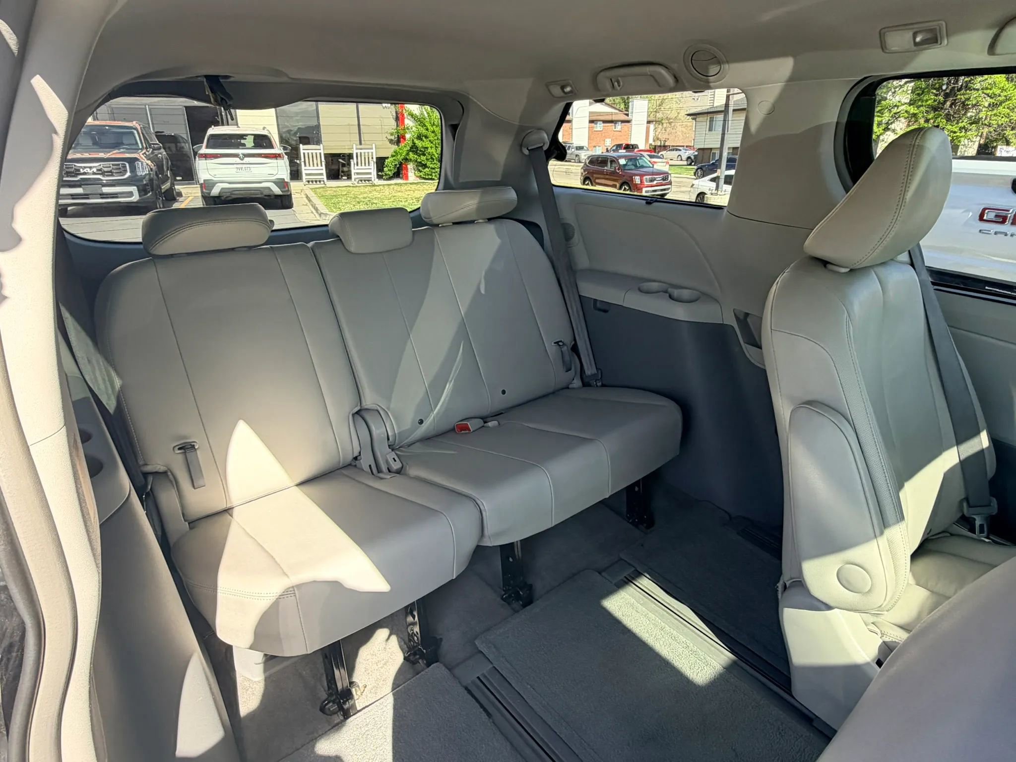Used 2014 Toyota Sienna XLE w/ XLE Premium Package AWD/4WD image 24