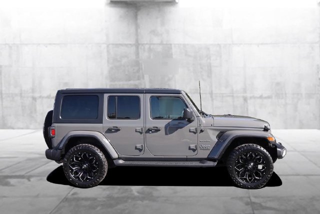 Used 2021 Jeep Wrangler Unlimited Sahara w/ Cold Weather Group AWD/4WD image 5