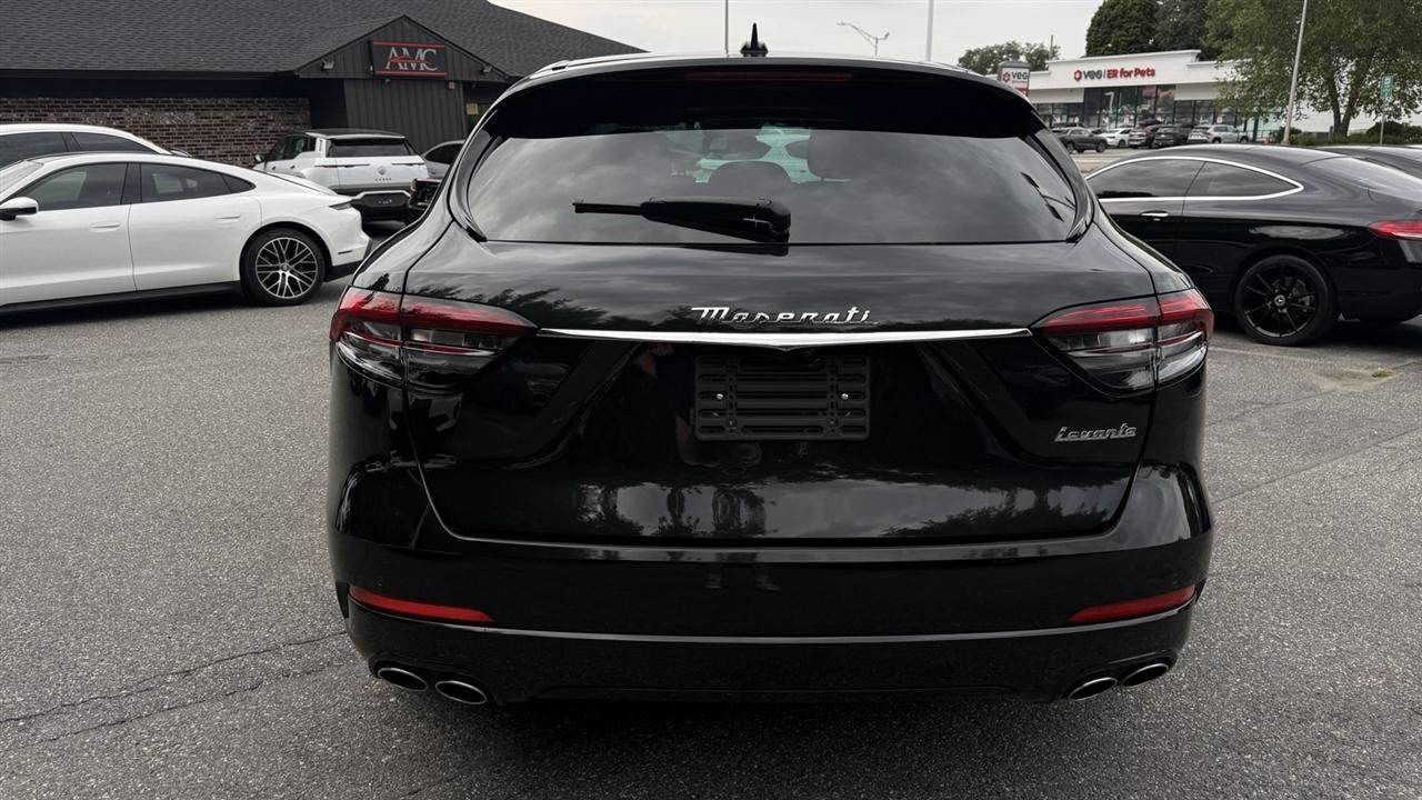 Used 2023 Maserati Levante GT AWD/4WD image 15