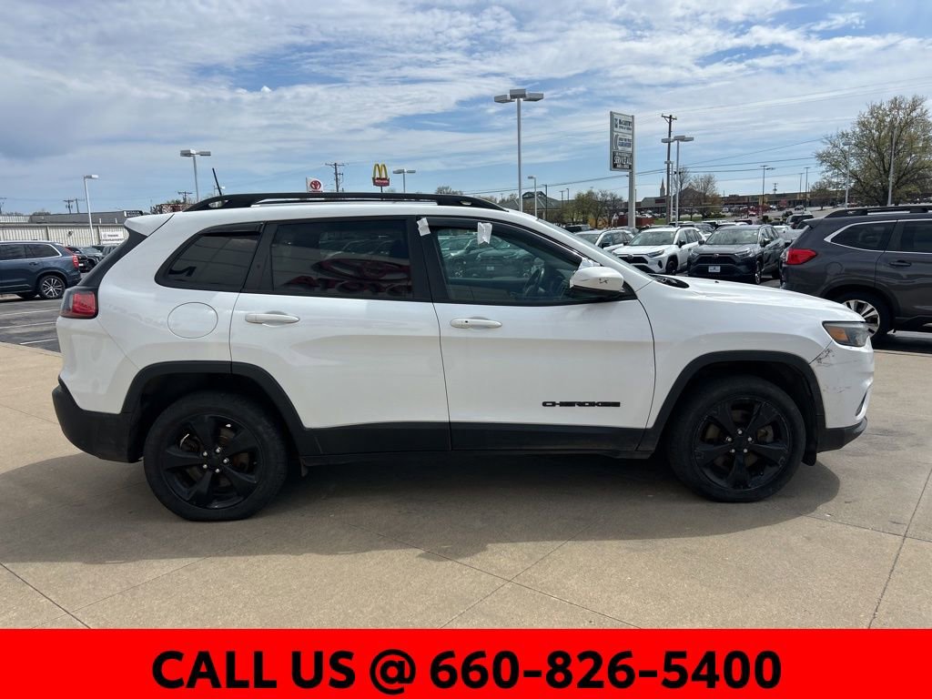Used 2019 Jeep Cherokee Latitude Plus image 3