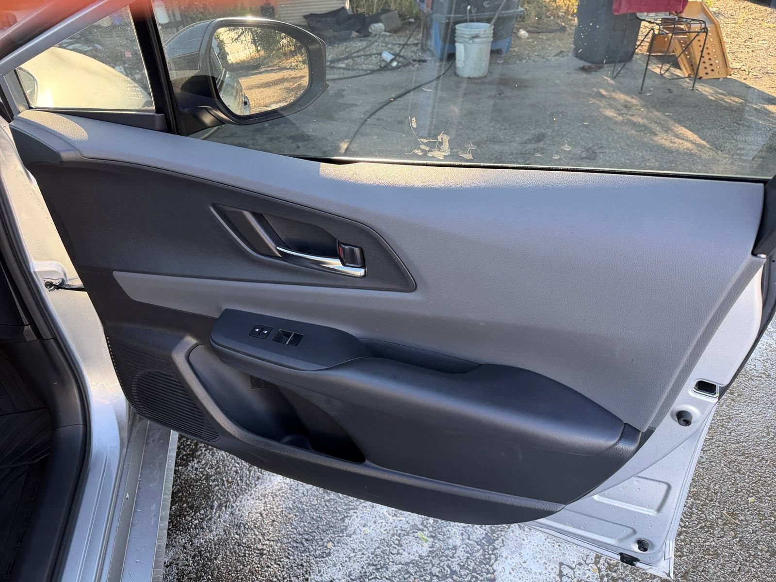 Used 2023 Toyota Prius XLE FWD image 17
