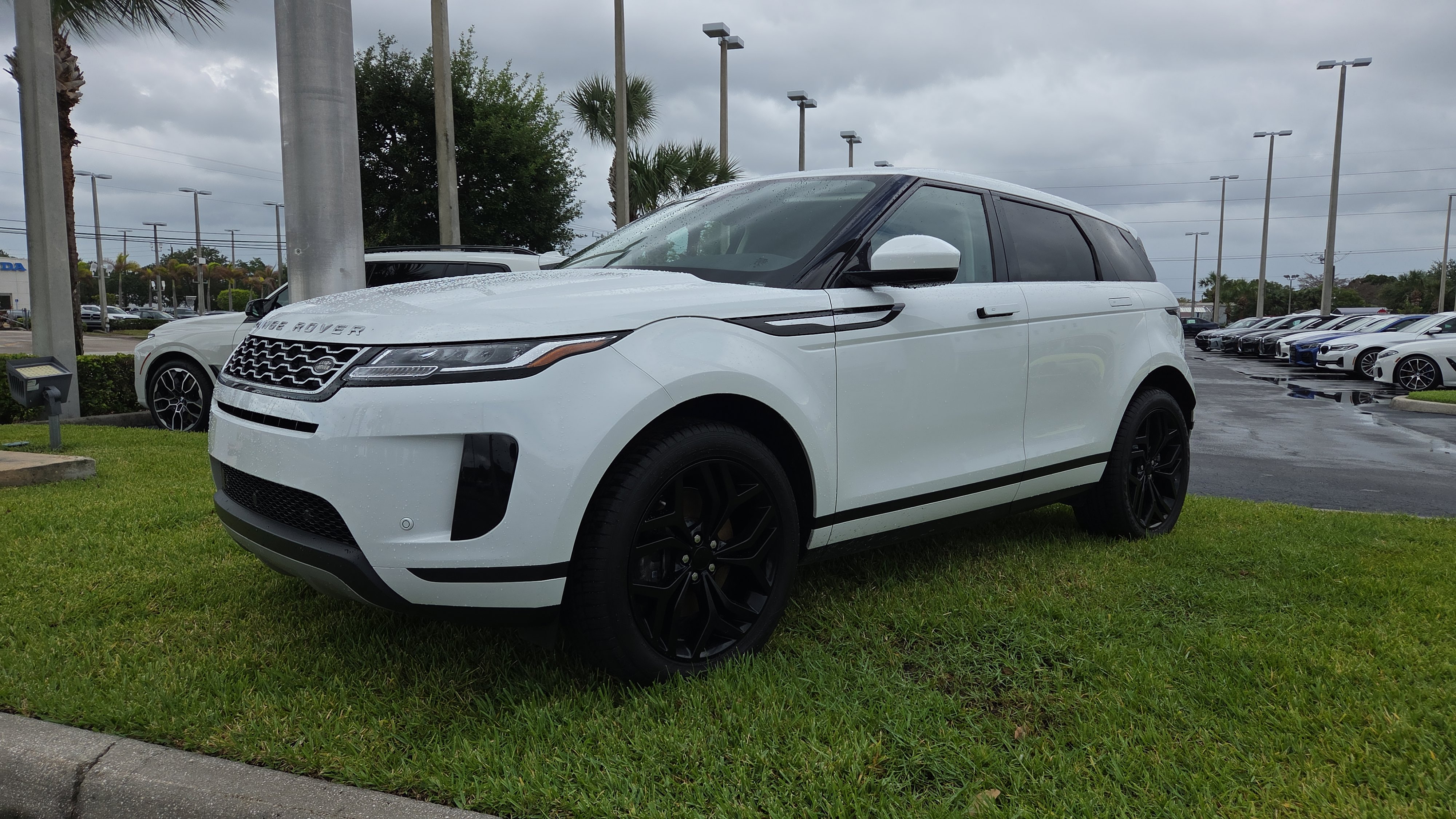 Used 2022 Land Rover Range Rover Evoque S AWD/4WD image 1