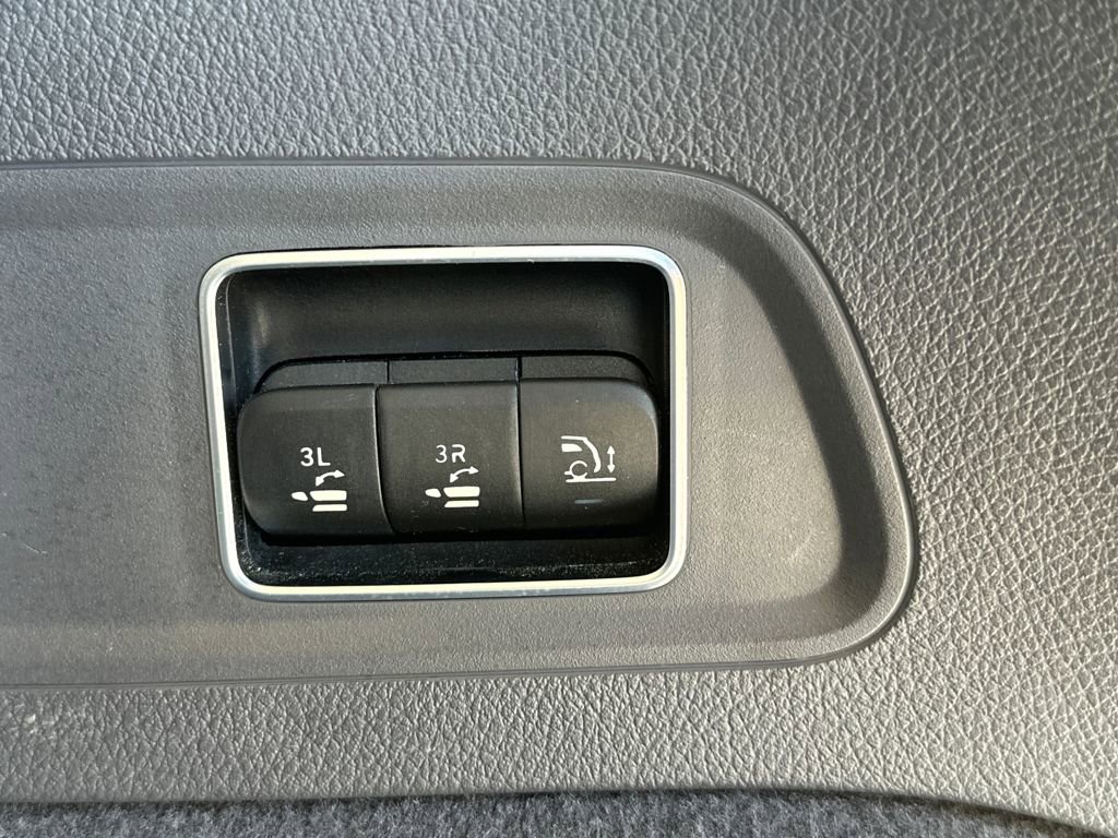 Used 2020 Mercedes-Benz GLS 450 4MATIC image 36