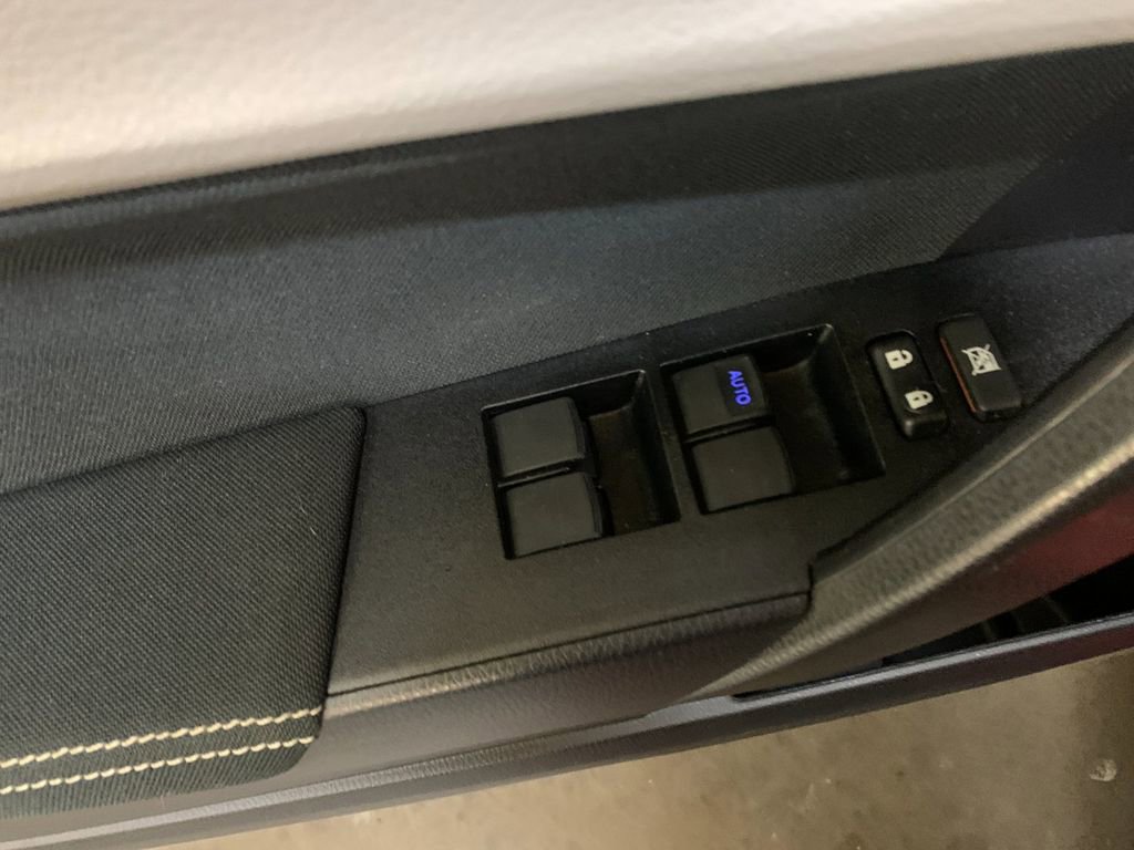 Used 2019 Toyota Corolla LE FWD image 13