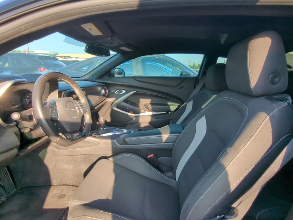 Used 2018 Chevrolet Camaro SS RWD image 7