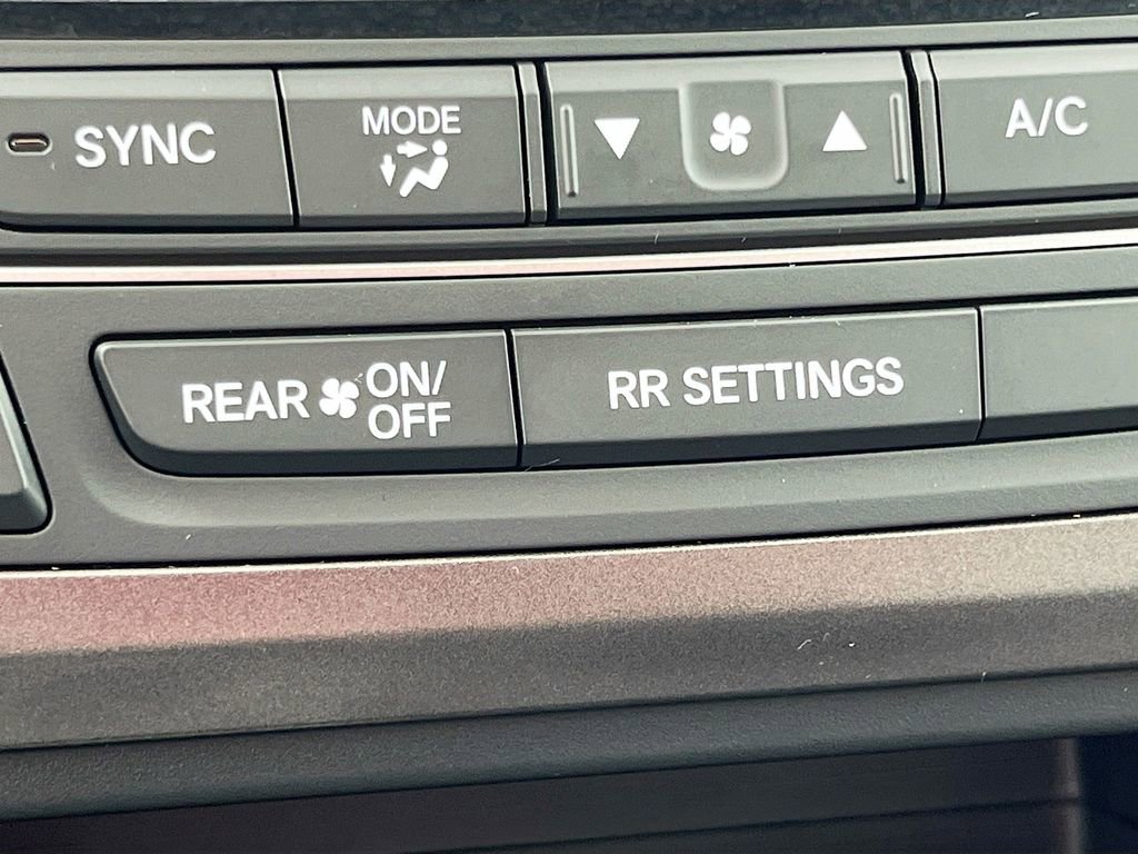 Used 2025 Honda Passport EX-L image 25