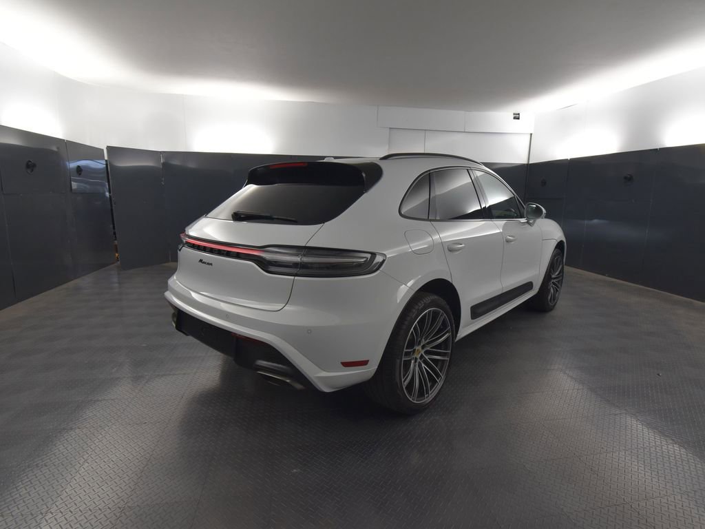 Used 2025 Porsche Macan image 7