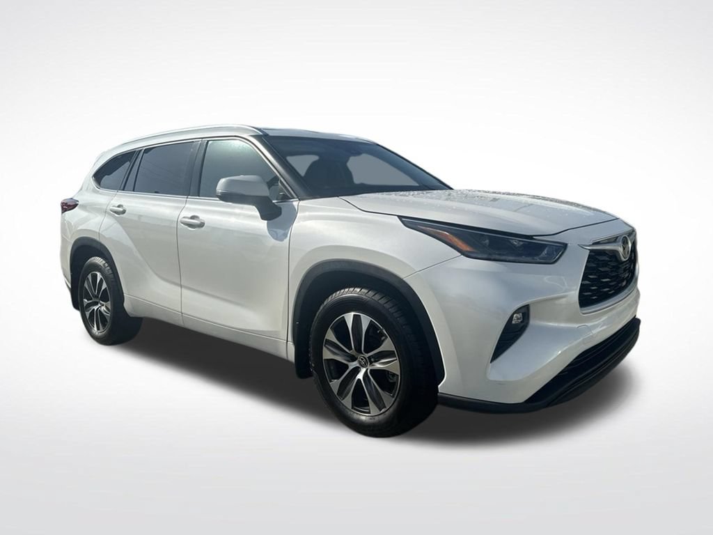 Used 2021 Toyota Highlander XLE FWD image 5