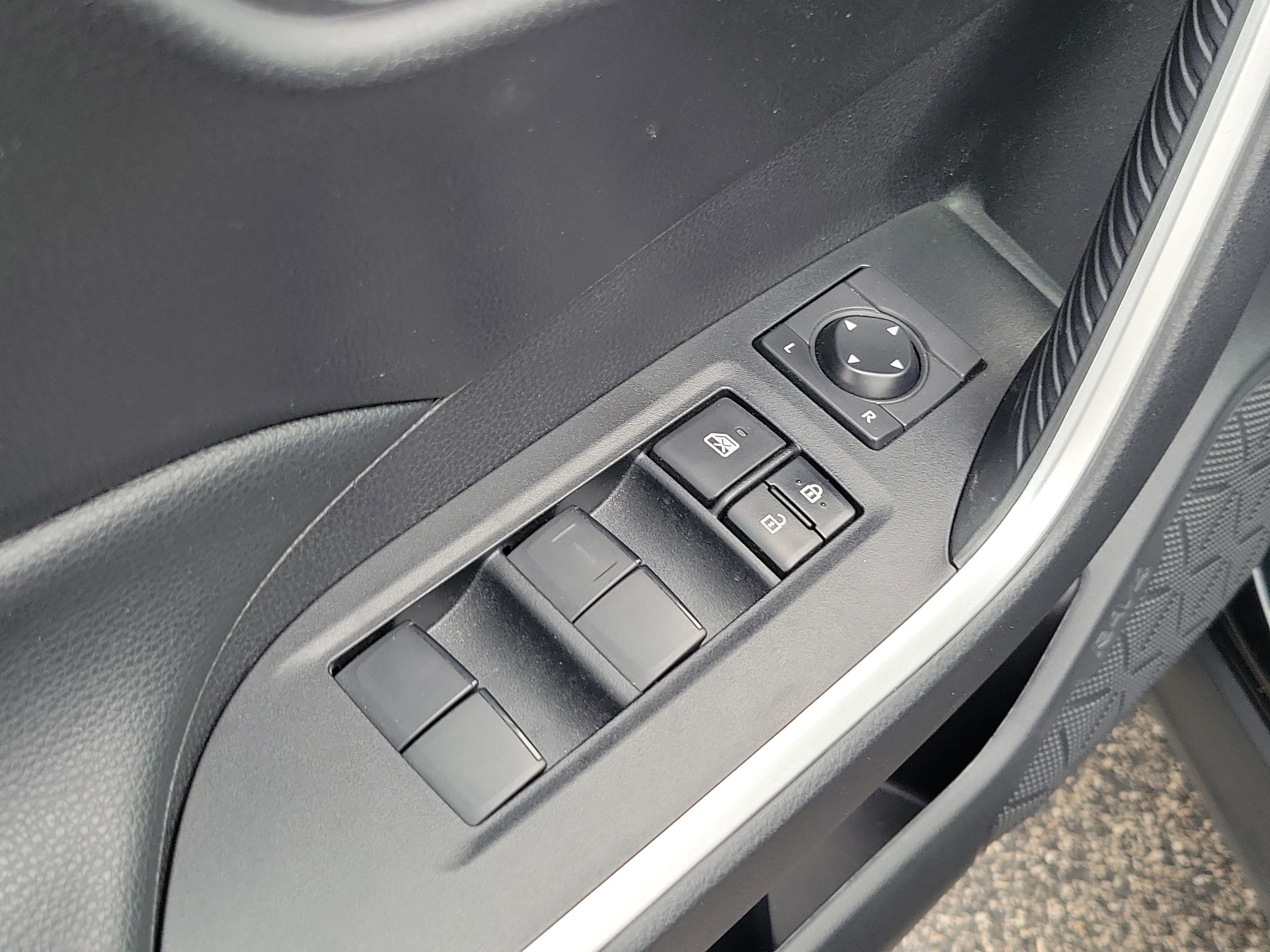 Used 2020 Toyota RAV4 XLE w/ Convenience Package image 19