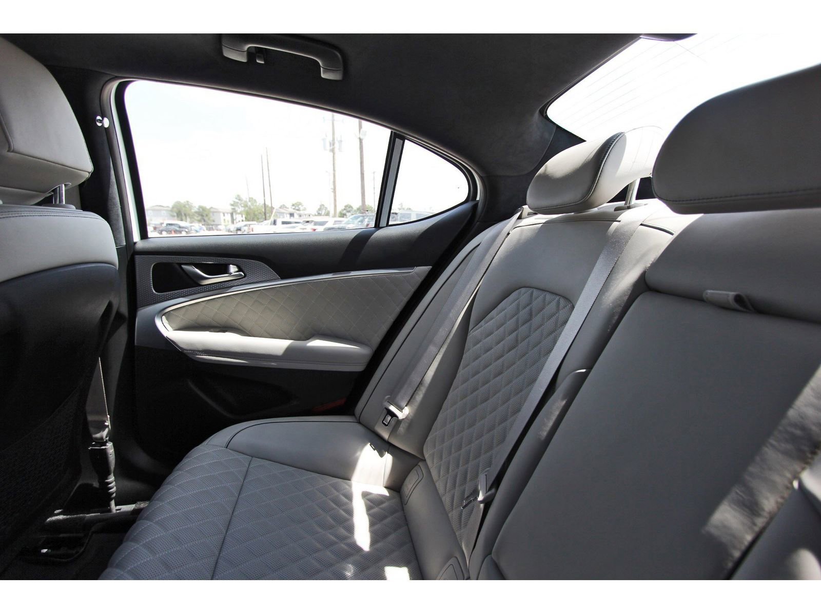 Used 2023 Genesis G70 3.3T w/ Sport Prestige Package image 14