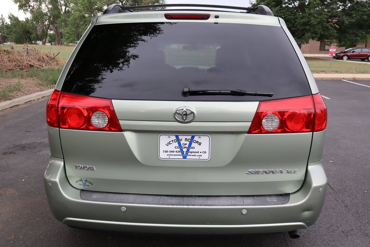 Used 2009 Toyota Sienna XLE FWD image 6