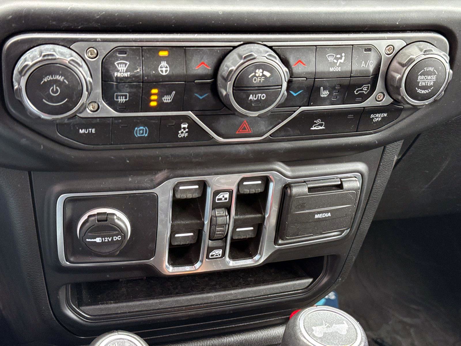 Used 2023 Jeep Wrangler Unlimited Sahara w/ Cold Weather Group image 22