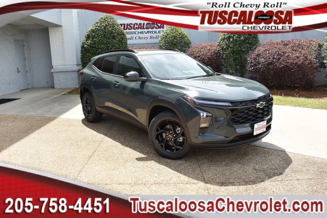 New 2026 Chevrolet Trax LT w/ Midnight Edition FWD image 1