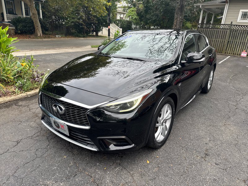 Used 2018 INFINITI QX30 FWD image 3
