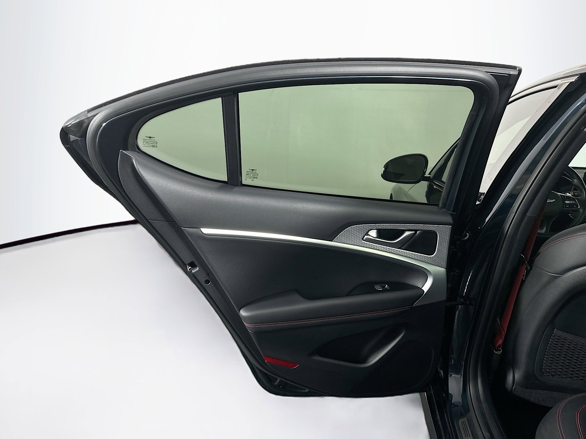 Used 2023 Genesis G70 2.0T w/ Sport Prestige Package image 27