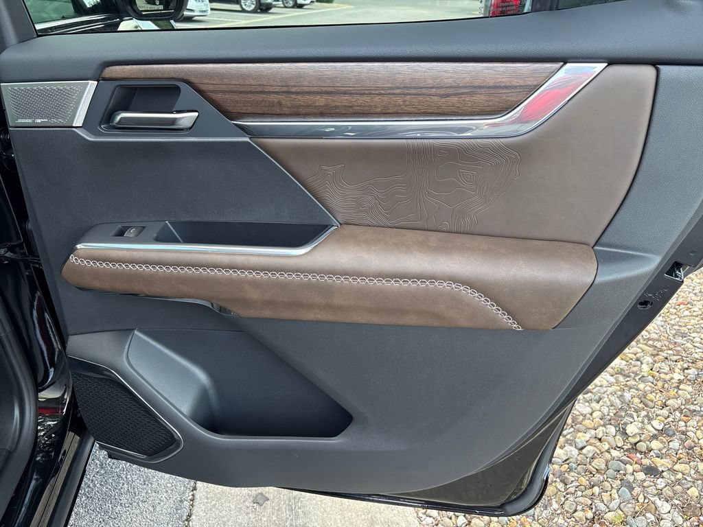 New 2026 GMC Acadia Denali Ultimate w/ LPO, Floor Liner Package AWD/4WD image 50