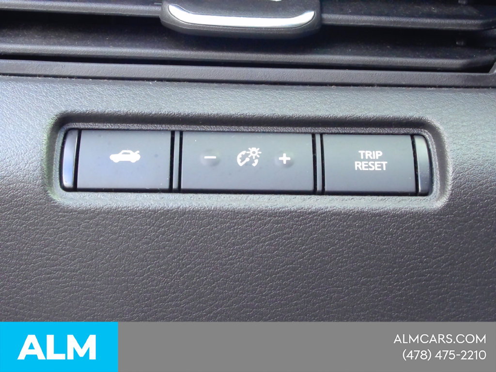 Used 2025 Nissan Altima 2.5 SV FWD image 36