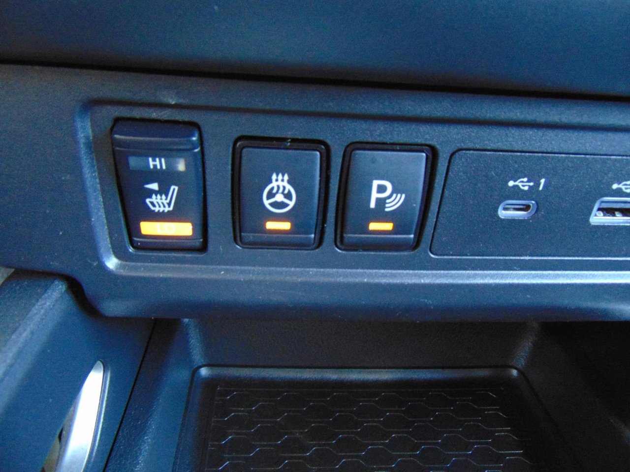 Used 2023 Nissan Frontier SV w/ SV Convenience Package image 28