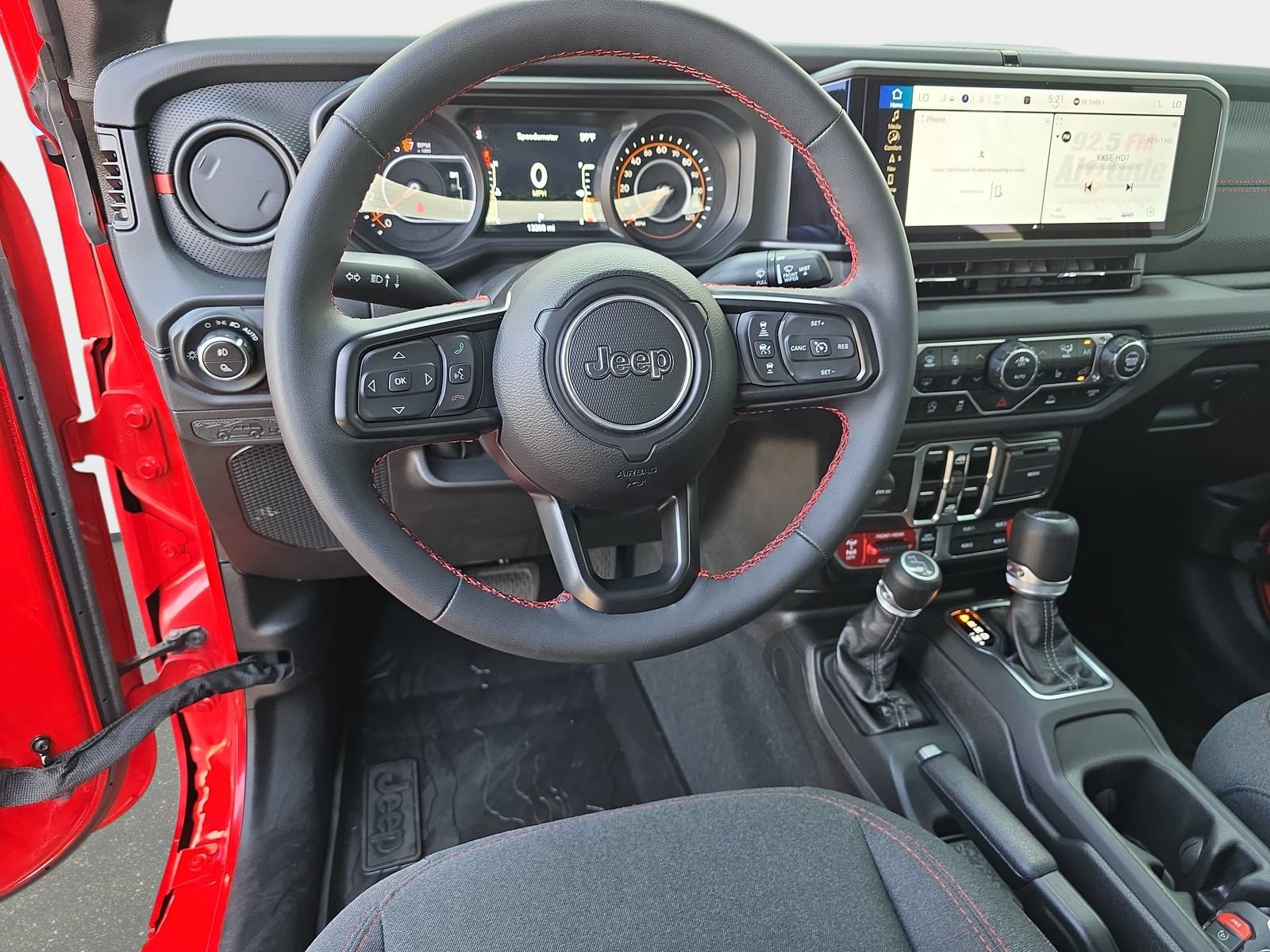 Used 2024 Jeep Gladiator Rubicon w/ Technology Group AWD/4WD image 19
