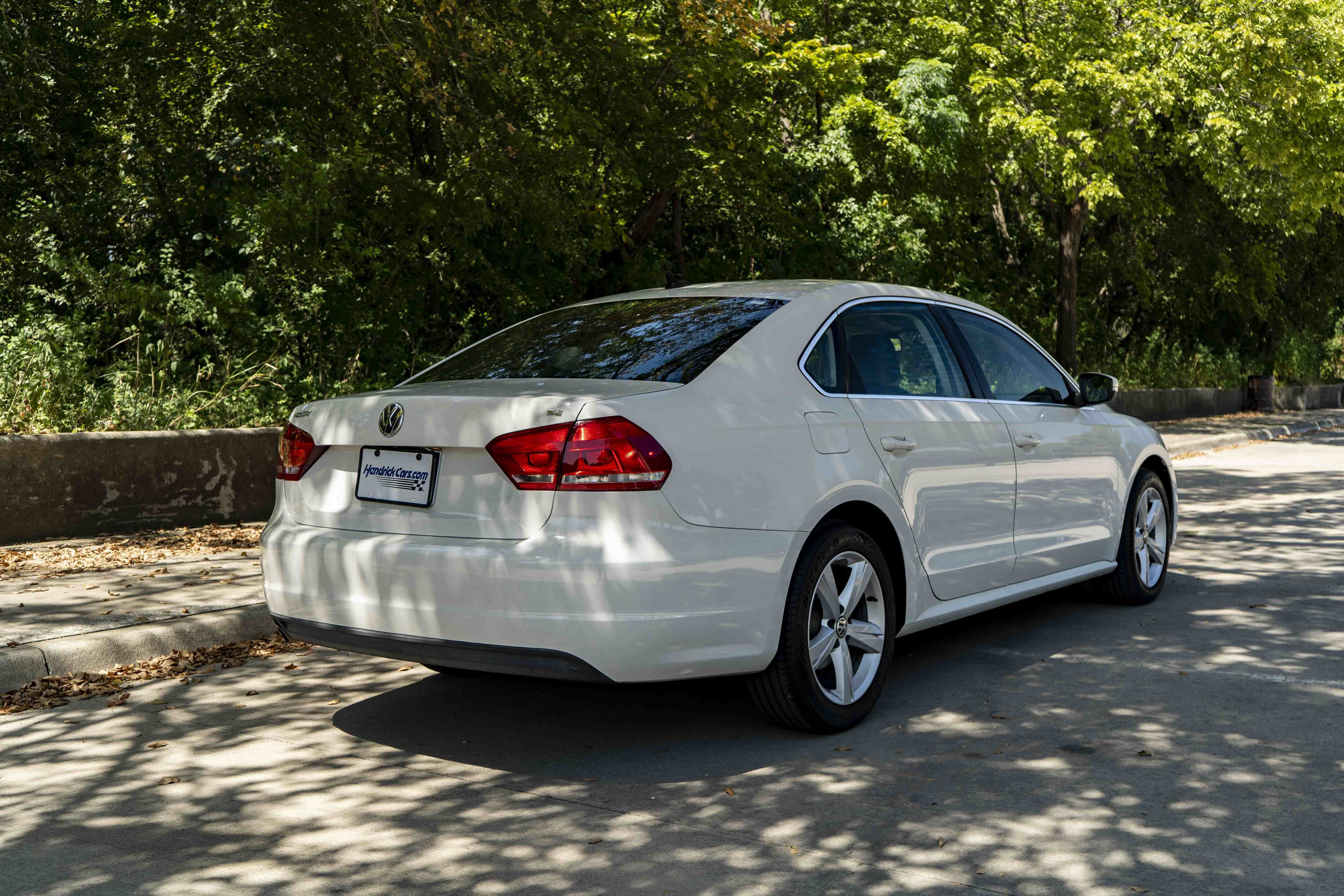 Used 2013 Volkswagen Passat 2.5 SE FWD image 9