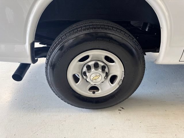 Used 2021 Chevrolet Express 2500 w/ Driver Convenience Package RWD image 32