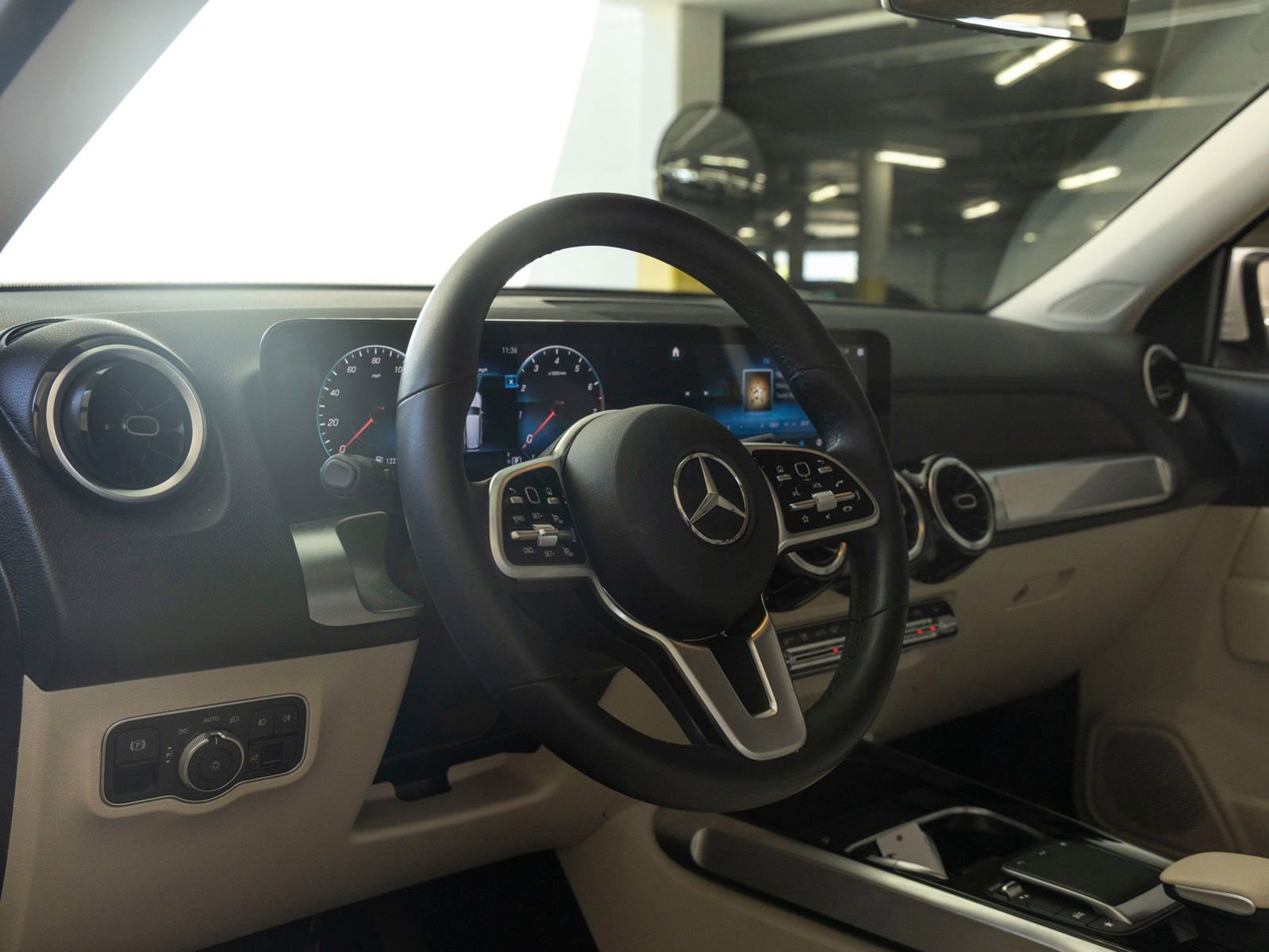 Used 2022 Mercedes-Benz GLB 250 4MATIC image 15