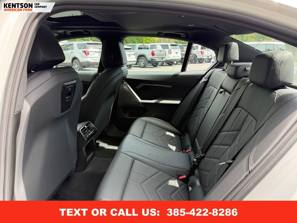 Used 2025 BMW 530i xDrive image 36