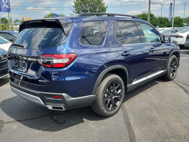 New 2025 Honda Pilot Touring image 6