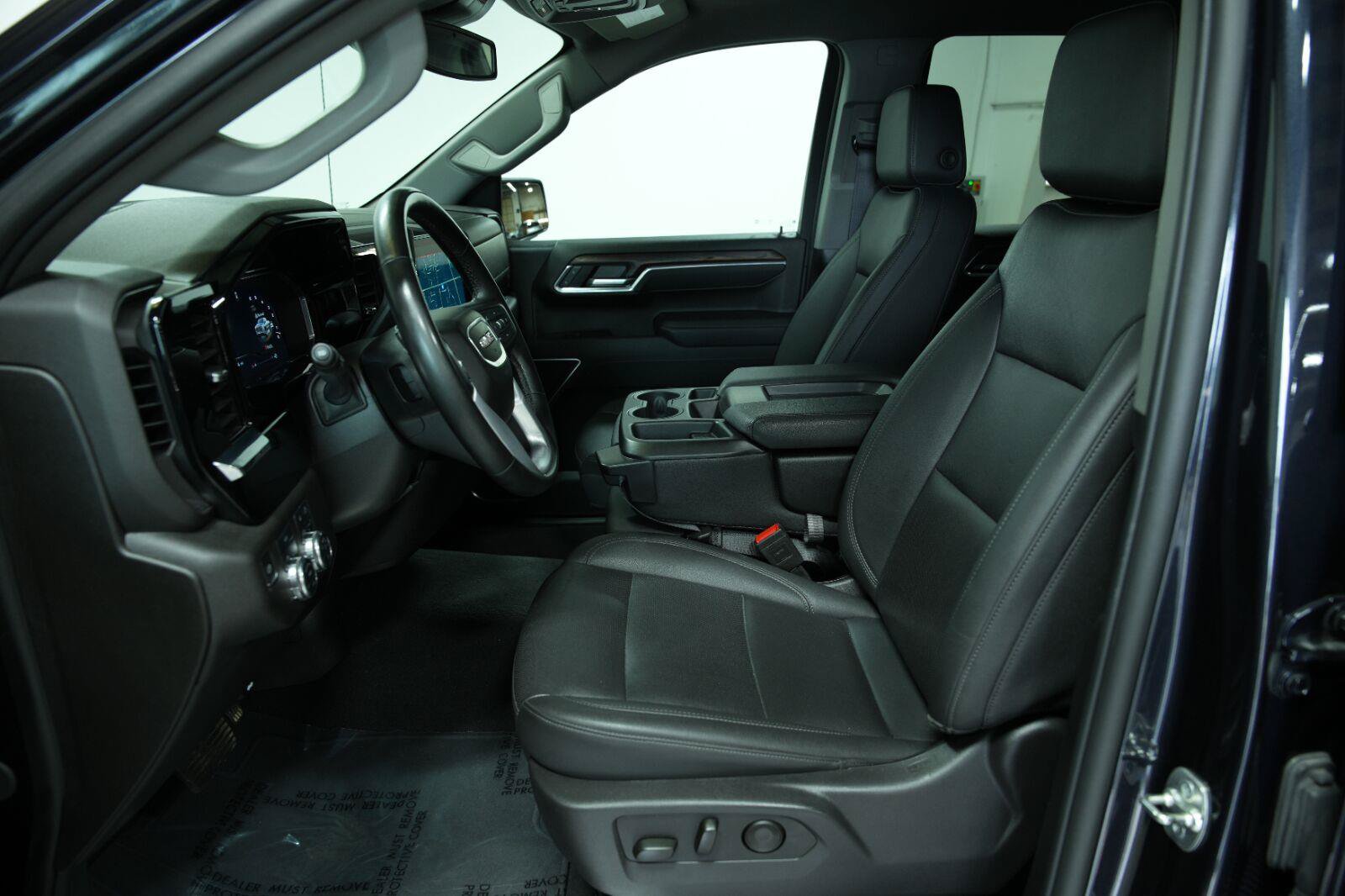Used 2025 GMC Sierra 1500 SLT AWD/4WD image 39