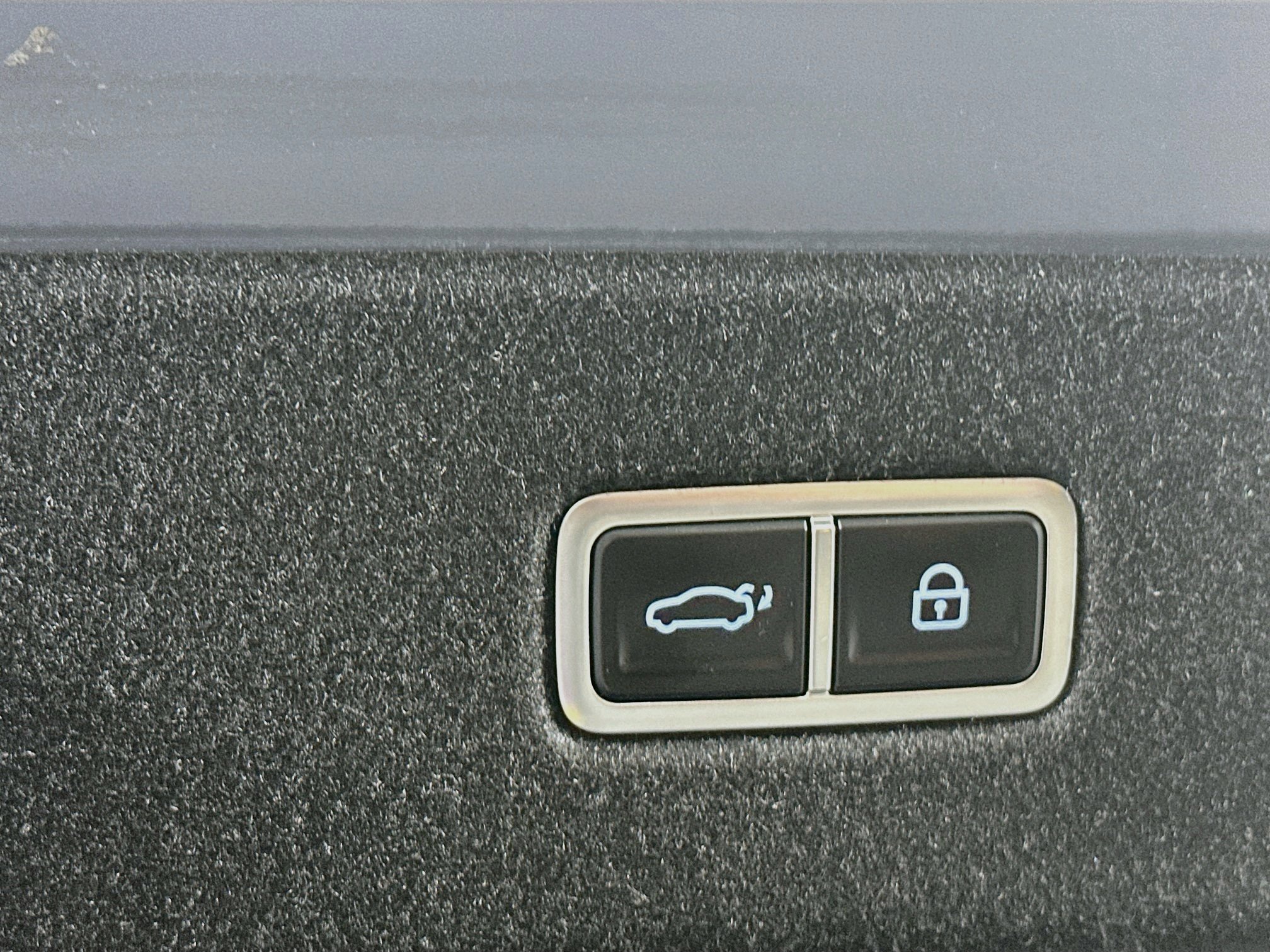 Used 2023 Volvo C40 P8 Recharge Plus AWD/4WD image 29