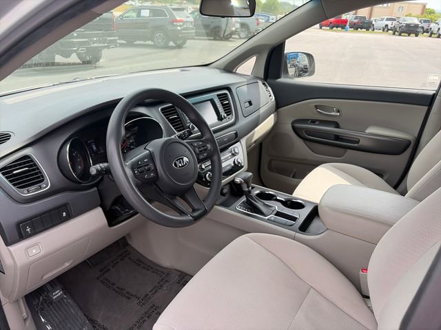 Used 2021 Kia Sedona LX image 30