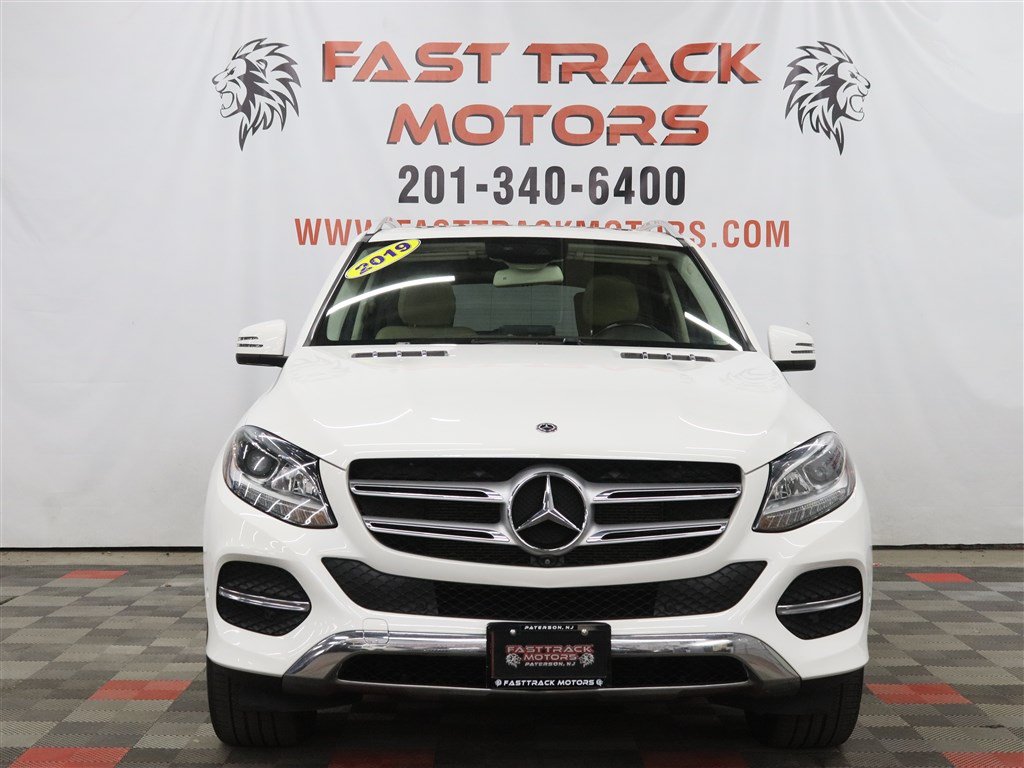 Used 2019 Mercedes-Benz GLE 400 4MATIC image 2
