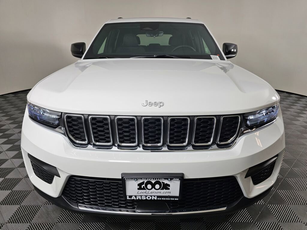 New 2025 Jeep Grand Cherokee Laredo X w/ Trailer Tow Package image 9