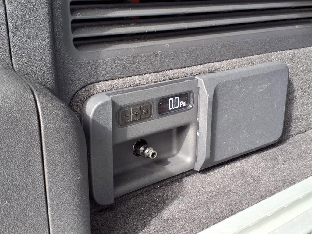 Used 2024 Rivian R1S Adventure image 21